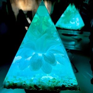 These are beautiful ambiance pyramid lights